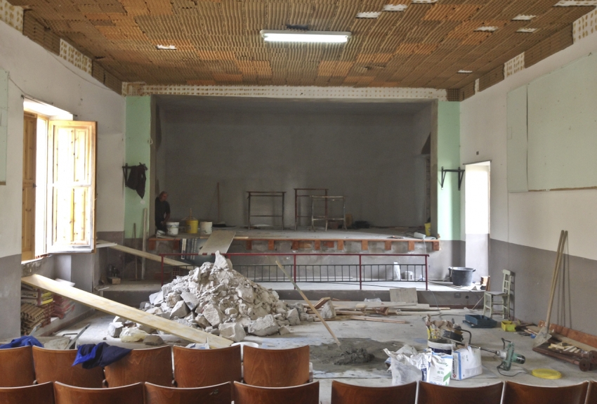 SALONE PARROCCHIALE:  LAVORI IN CORSO...